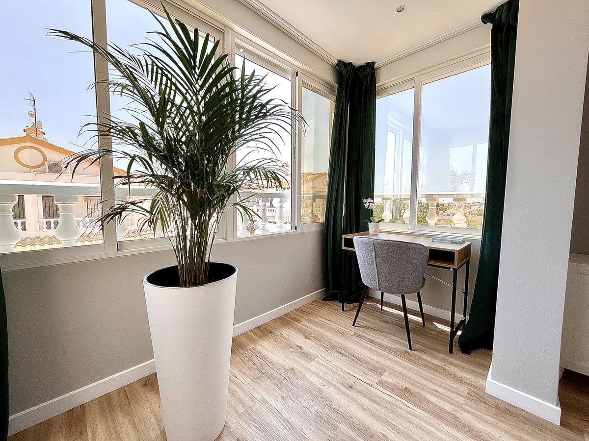 For sale - 3 Bedroom 2 Bathroom House - Townhouse in Playa Flamenca - Playa Flamenca  - Alicante