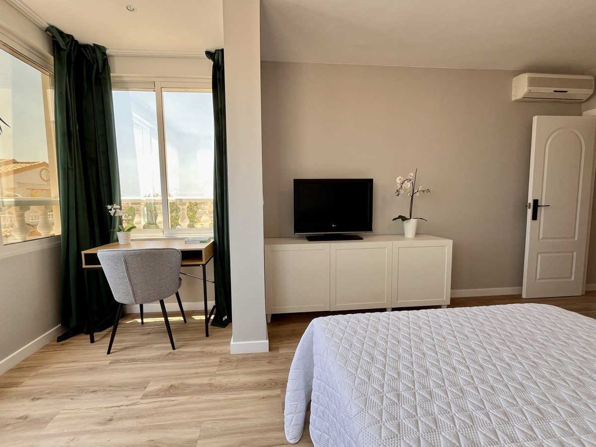 For sale - 3 Bedroom 2 Bathroom House - Townhouse in Playa Flamenca - Playa Flamenca  - Alicante