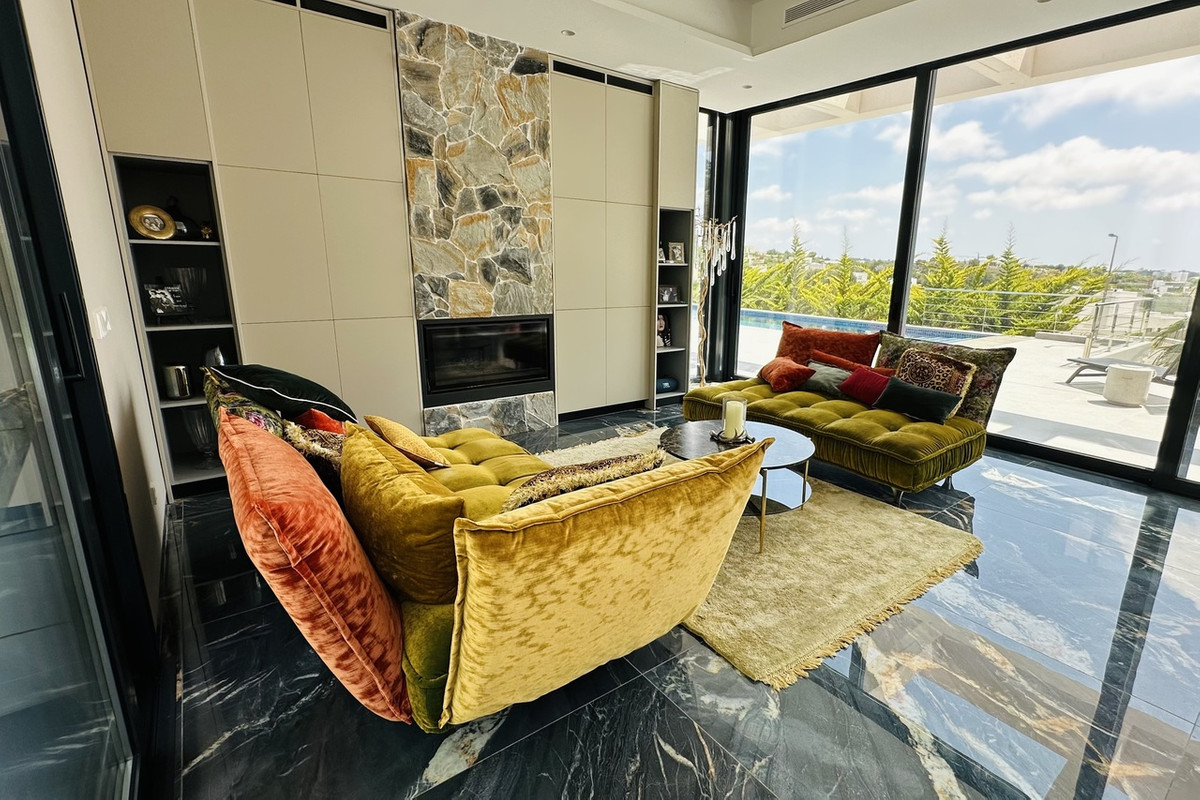 For sale - 6 Bedroom 4 Bathroom House - Detached Villa in Orihuela - Las Colinas Golf  - Alicante