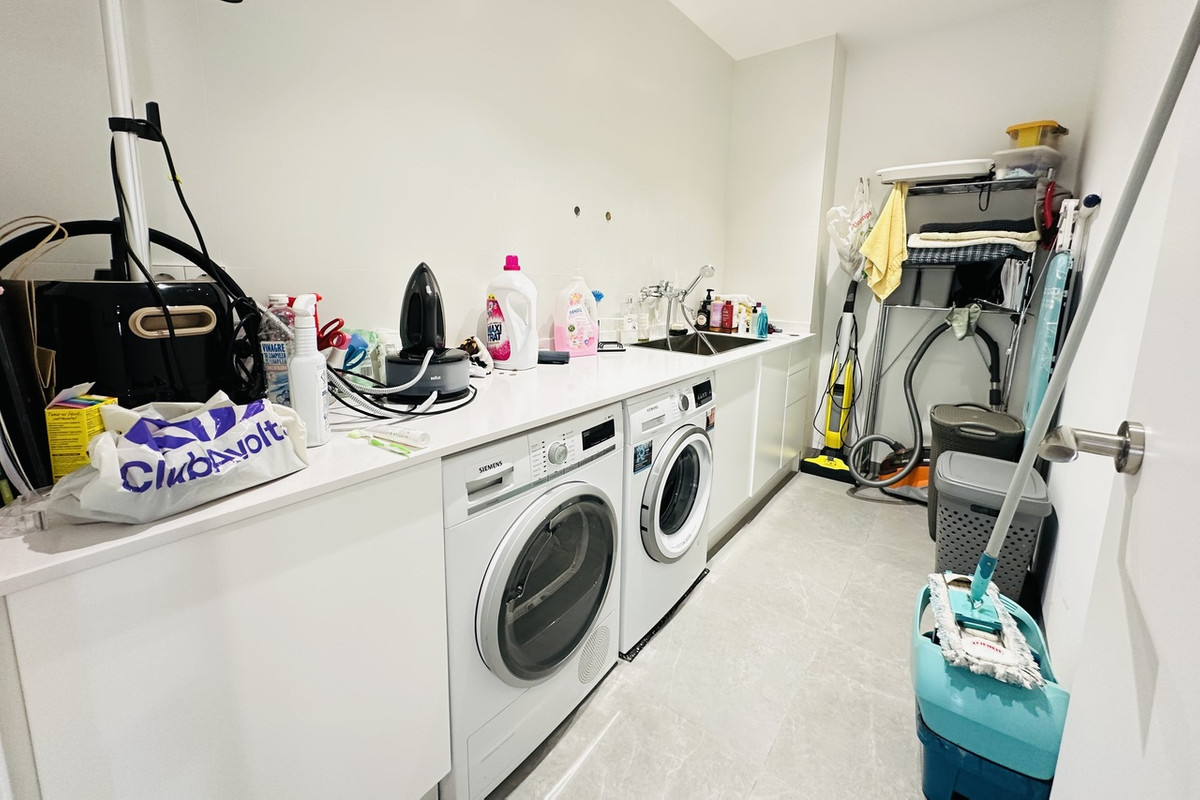 For sale - 6 Bedroom 4 Bathroom House - Detached Villa in Orihuela - Las Colinas Golf  - Alicante