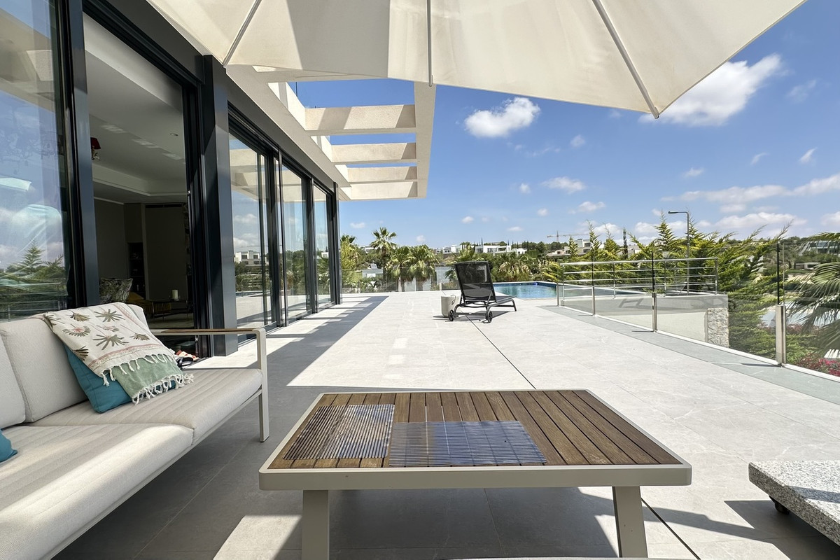 For sale - 6 Bedroom 4 Bathroom House - Detached Villa in Orihuela - Las Colinas Golf  - Alicante