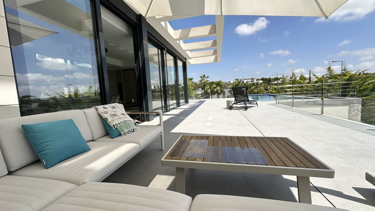 For sale - 6 Bedroom 4 Bathroom House - Detached Villa in Orihuela - Las Colinas Golf  - Alicante