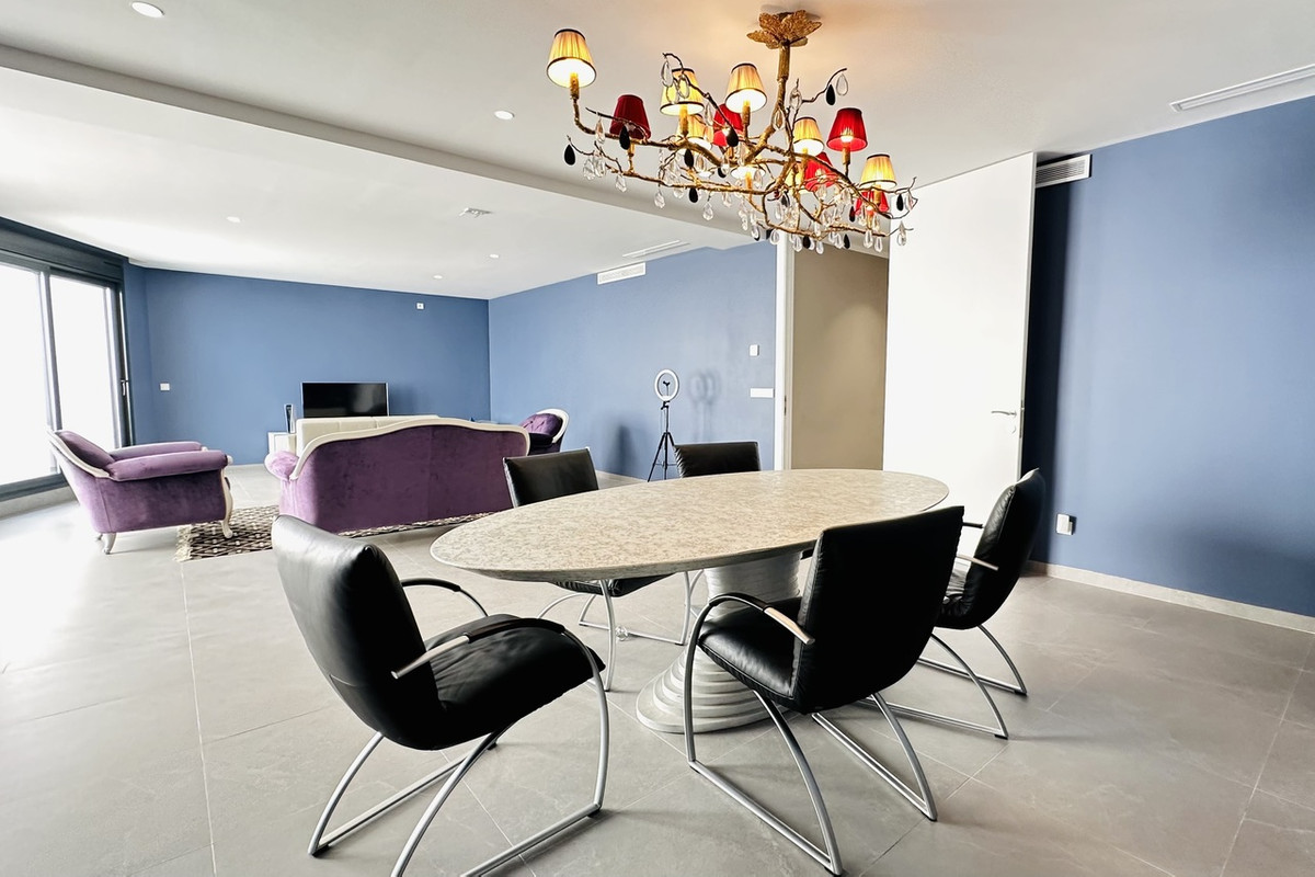 For sale - 6 Bedroom 4 Bathroom House - Detached Villa in Orihuela - Las Colinas Golf  - Alicante