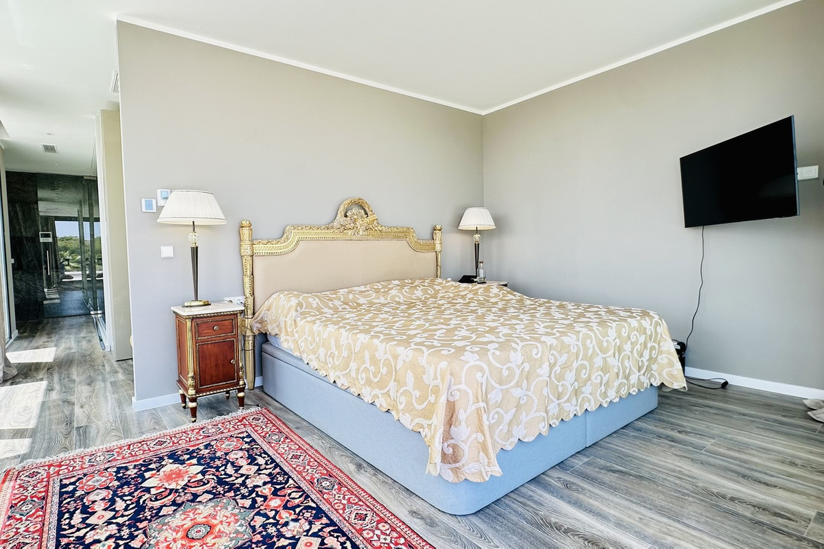 For sale - 6 Bedroom 4 Bathroom House - Detached Villa in Orihuela - Las Colinas Golf  - Alicante