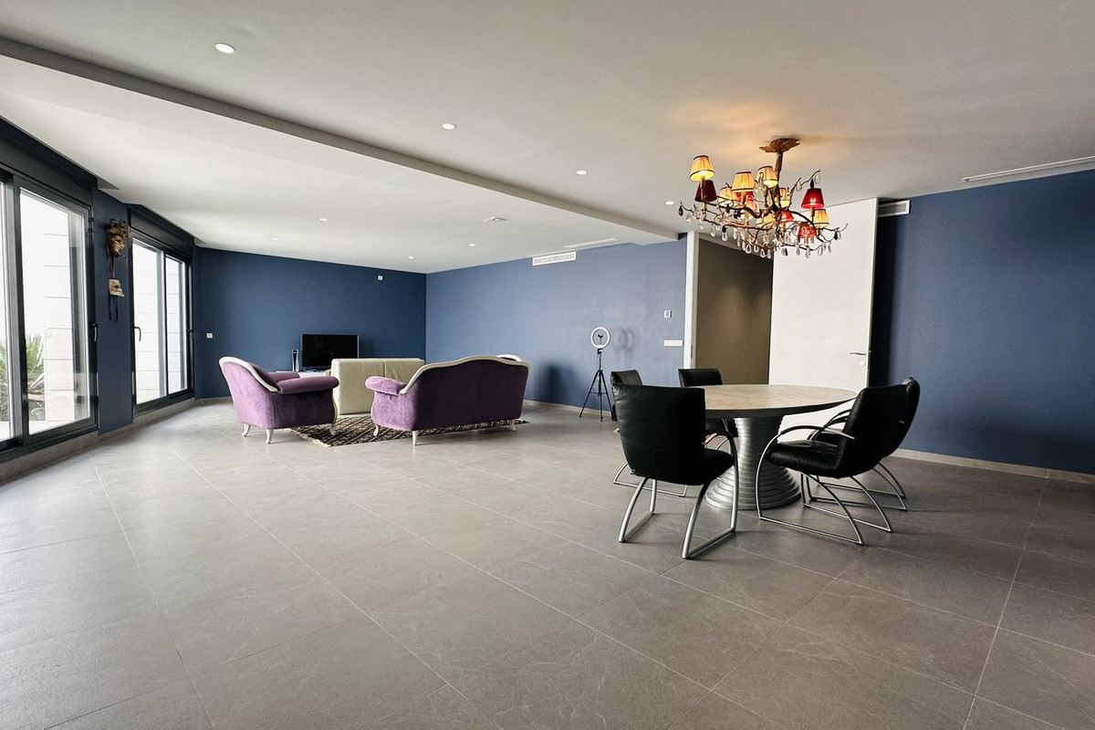 For sale - 6 Bedroom 4 Bathroom House - Detached Villa in Orihuela - Las Colinas Golf  - Alicante