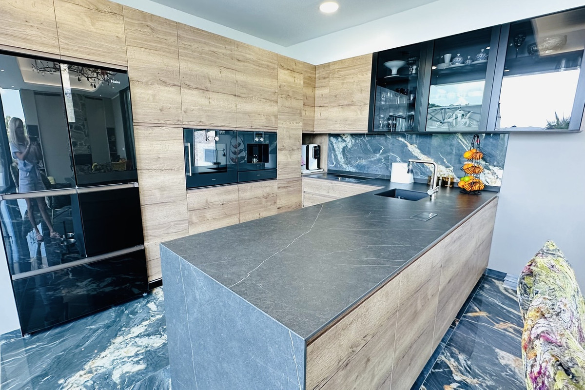 For sale - 6 Bedroom 4 Bathroom House - Detached Villa in Orihuela - Las Colinas Golf  - Alicante