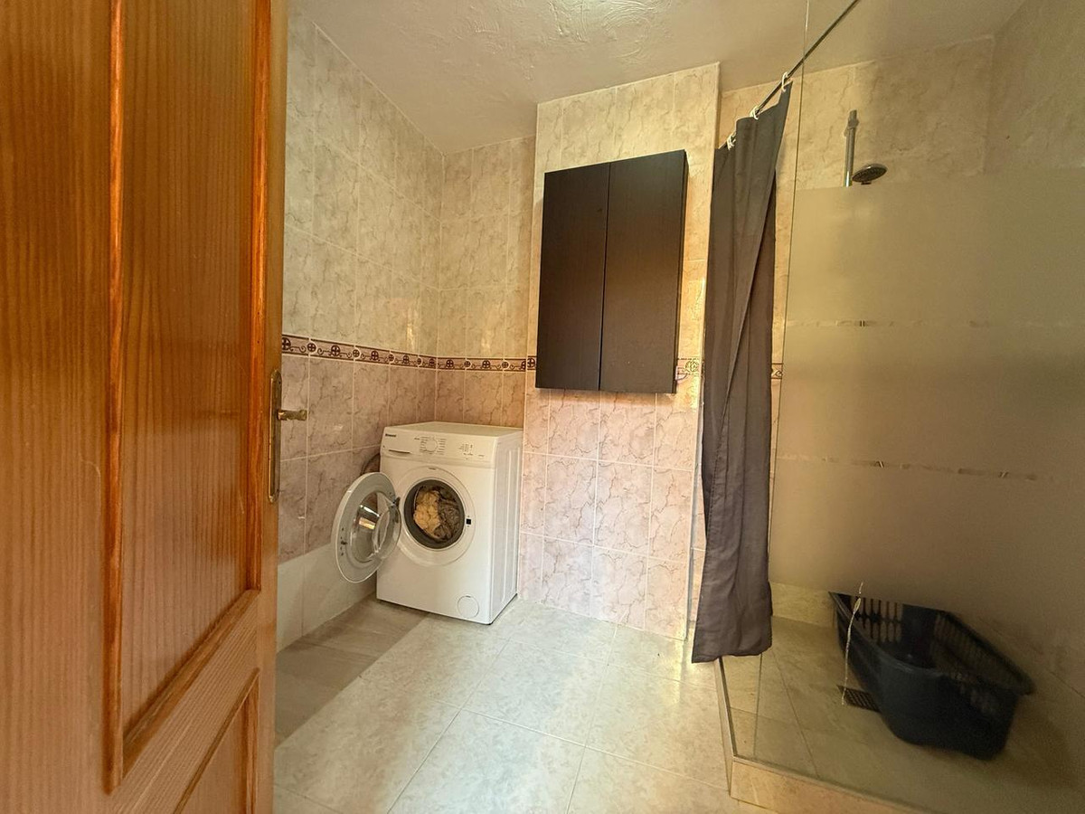 For sale - 5 Bedroom 3 Bathroom Apartment - Ground Floor Apartment in San Miguel de Salinas - San Miguel de Salinas Centro  - Alicante