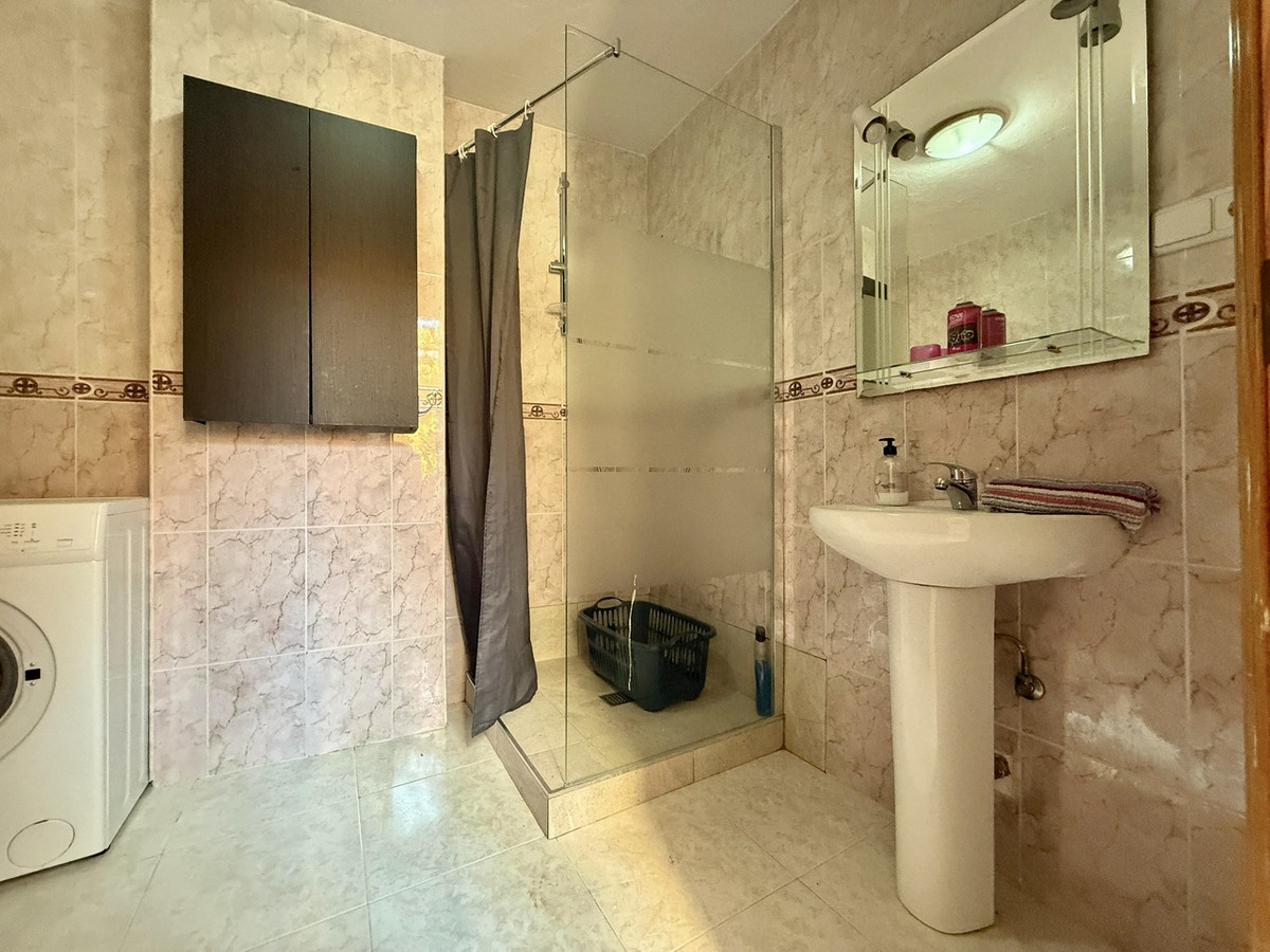 For sale - 5 Bedroom 3 Bathroom Apartment - Ground Floor Apartment in San Miguel de Salinas - San Miguel de Salinas Centro  - Alicante