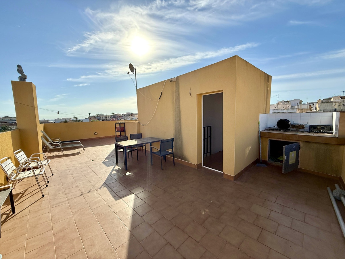 For sale - 5 Bedroom 3 Bathroom Apartment - Ground Floor Apartment in San Miguel de Salinas - San Miguel de Salinas Centro  - Alicante