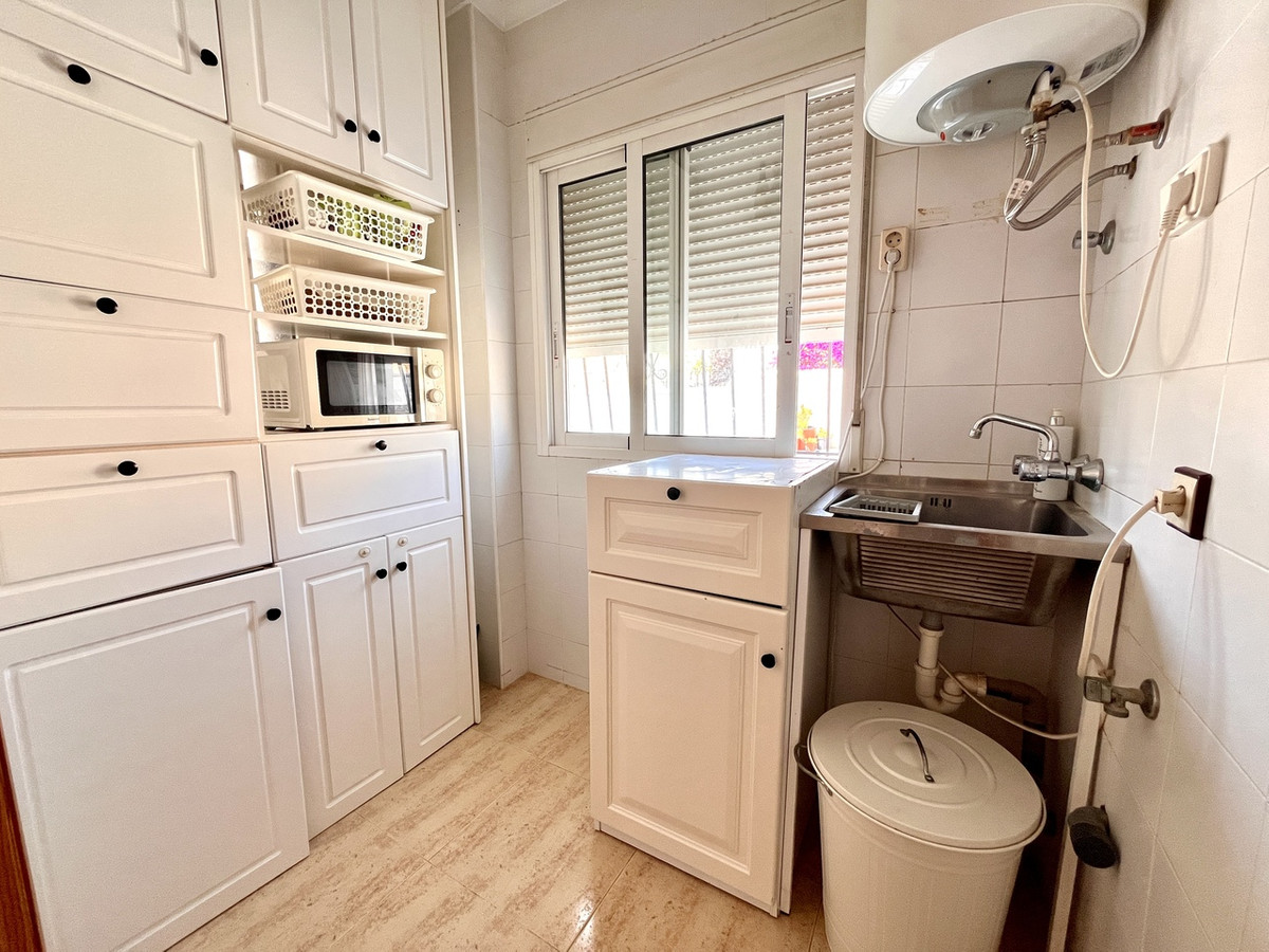 For sale - 5 Bedroom 3 Bathroom House - Detached Villa in San Miguel de Salinas - San Miguel de Salinas Centro  - Alicante