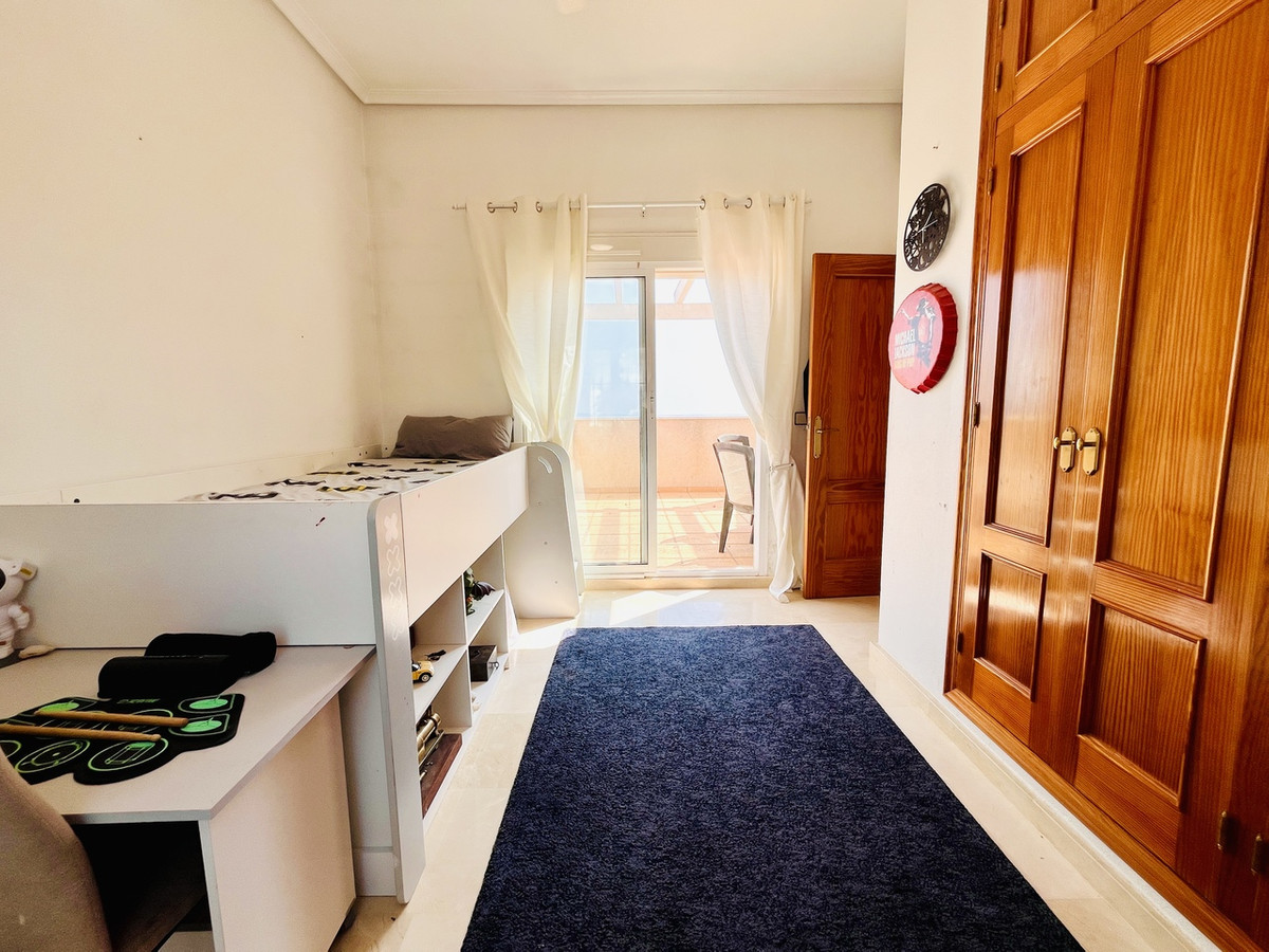 For sale - 5 Bedroom 3 Bathroom House - Detached Villa in San Miguel de Salinas - San Miguel de Salinas Centro  - Alicante