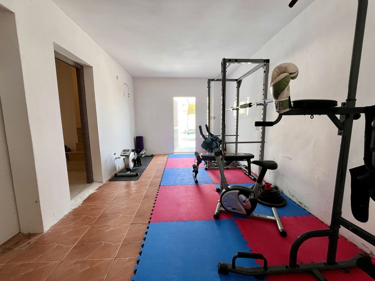 For sale - 5 Bedroom 3 Bathroom House - Detached Villa in San Miguel de Salinas - San Miguel de Salinas Centro  - Alicante