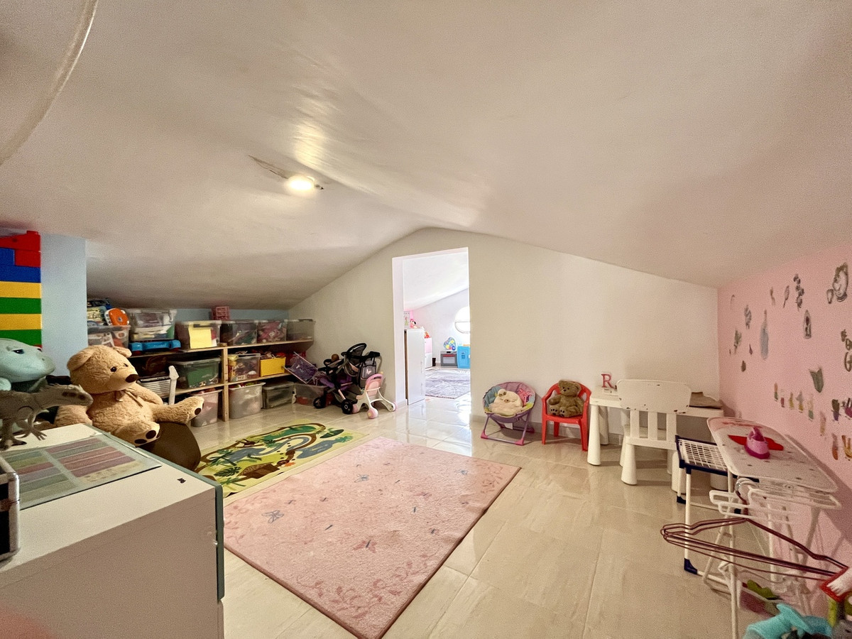 For sale - 5 Bedroom 3 Bathroom House - Detached Villa in San Miguel de Salinas - San Miguel de Salinas Centro  - Alicante