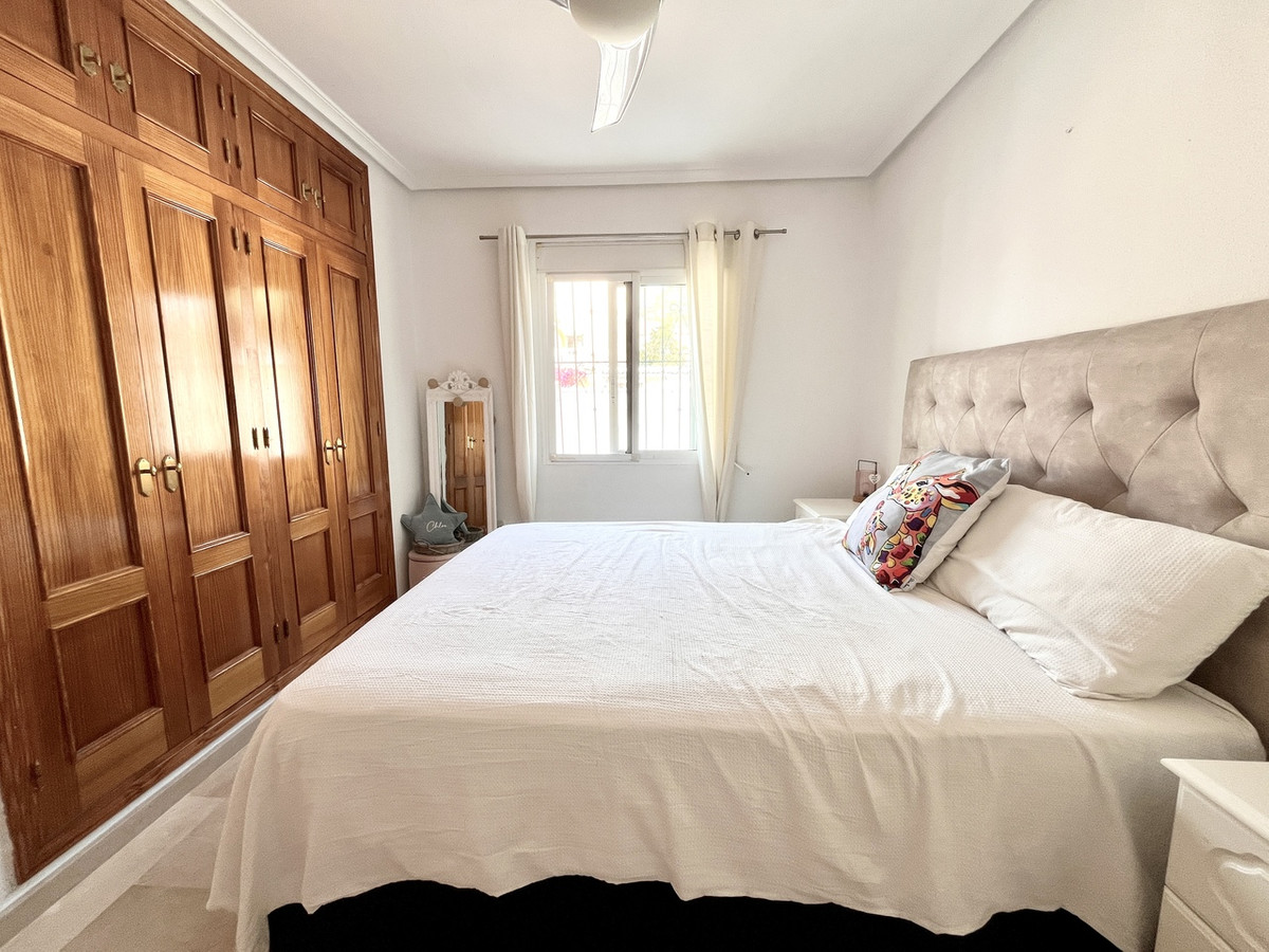 For sale - 5 Bedroom 3 Bathroom House - Detached Villa in San Miguel de Salinas - San Miguel de Salinas Centro  - Alicante