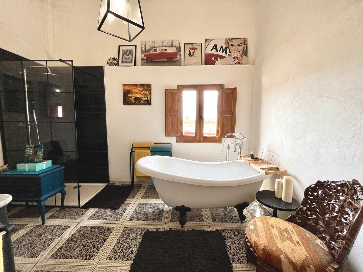 For sale - 3 Bedroom 2 Bathroom House - Finca - Cortijo in Dolores - Dolores Centro  - Alicante