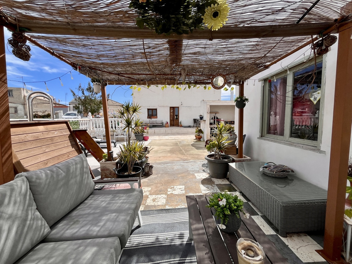 For sale - 3 Bedroom 2 Bathroom House - Finca - Cortijo in Dolores - Dolores Centro  - Alicante