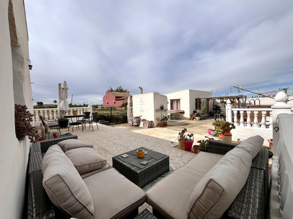 For sale - 3 Bedroom 2 Bathroom House - Finca - Cortijo in Dolores - Dolores Centro  - Alicante