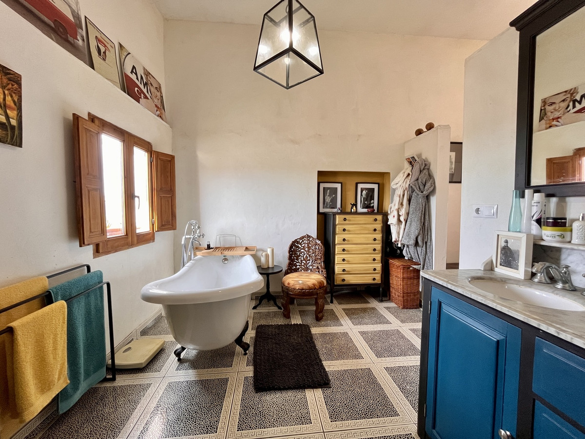 For sale - 3 Bedroom 2 Bathroom House - Finca - Cortijo in Dolores - Dolores Centro  - Alicante