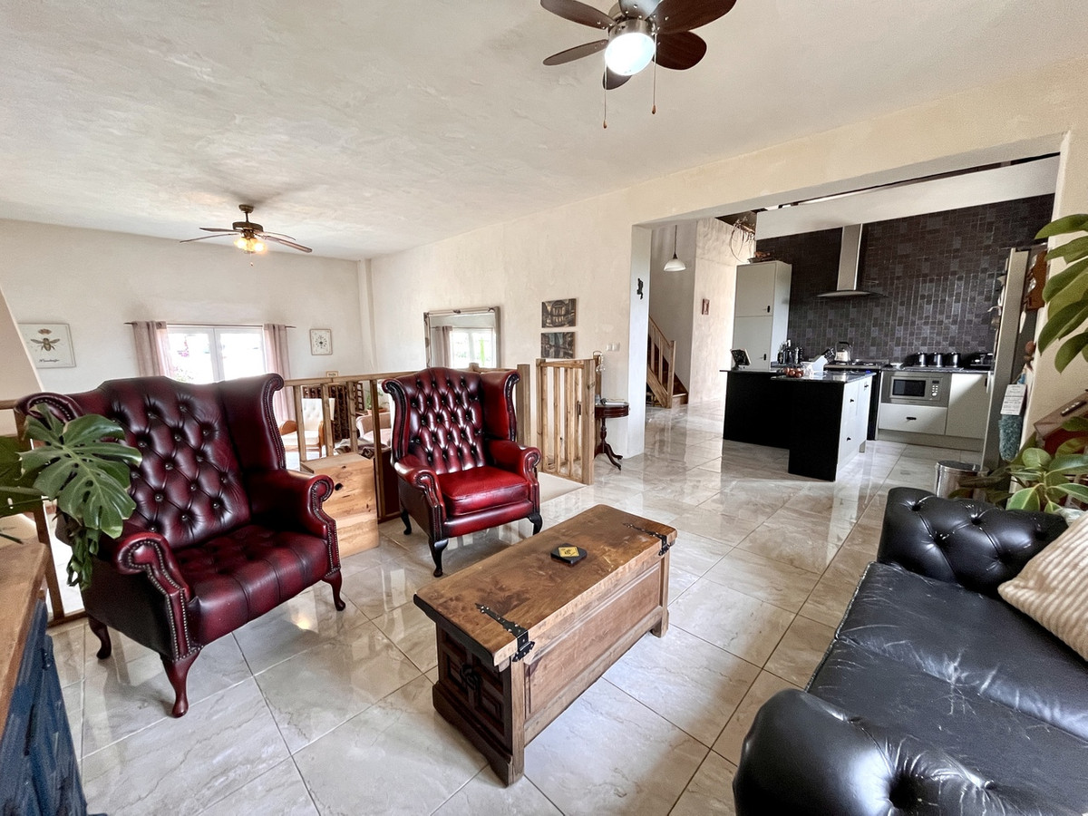 For sale - 3 Bedroom 2 Bathroom House - Finca - Cortijo in Dolores - Dolores Centro  - Alicante