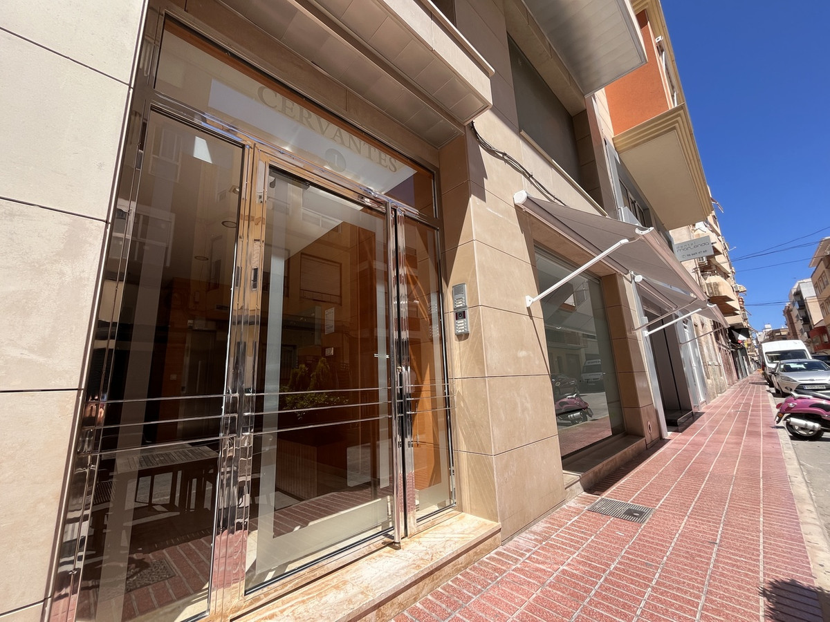For sale - 4 Bedroom 2 Bathroom Apartment - Middle Floor Apartment in Santa Pola - Santa Pola Centro  - Alicante