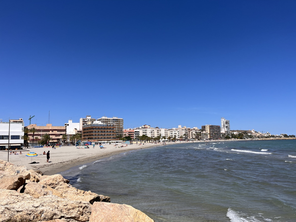 For sale - 4 Bedroom 2 Bathroom Apartment - Middle Floor Apartment in Santa Pola - Santa Pola Centro  - Alicante