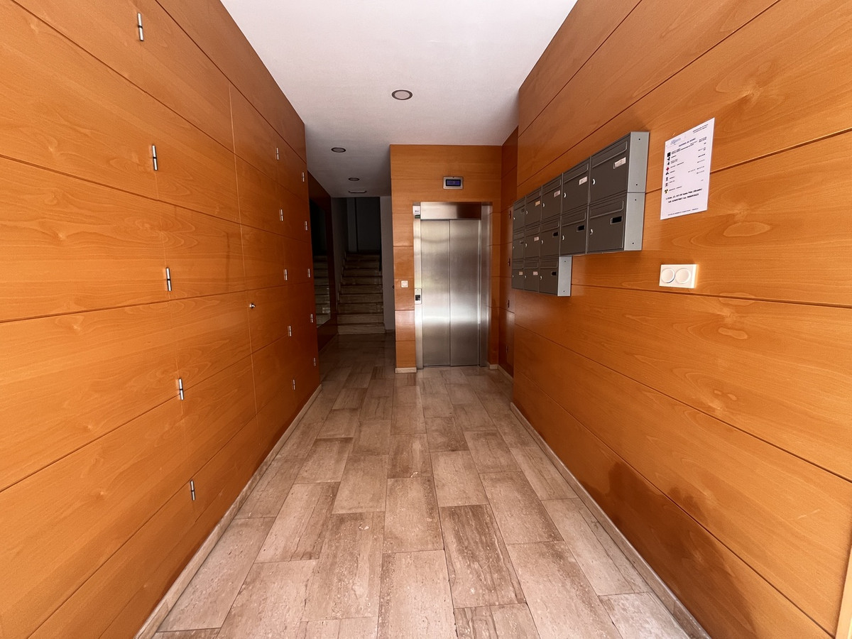 For sale - 4 Bedroom 2 Bathroom Apartment - Middle Floor Apartment in Santa Pola - Santa Pola Centro  - Alicante