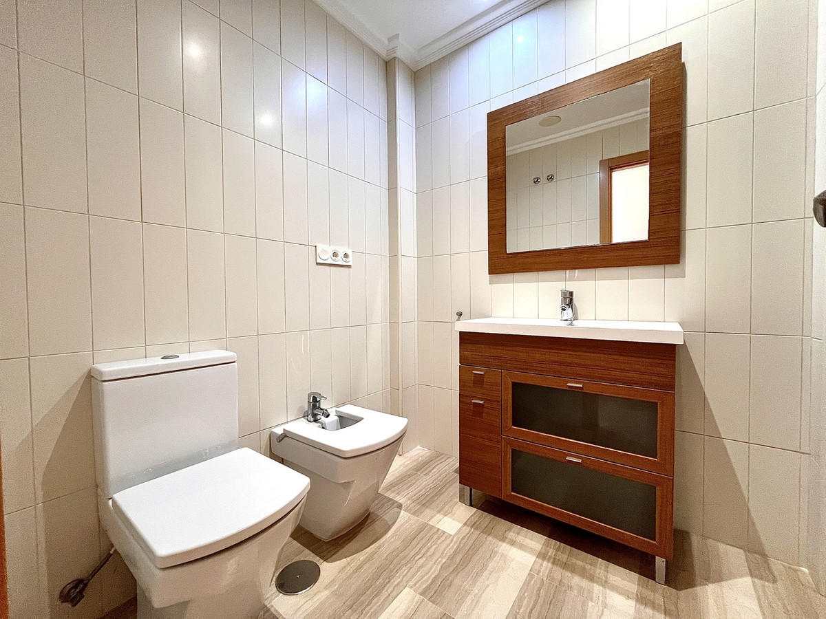 For sale - 4 Bedroom 2 Bathroom Apartment - Middle Floor Apartment in Santa Pola - Santa Pola Centro  - Alicante