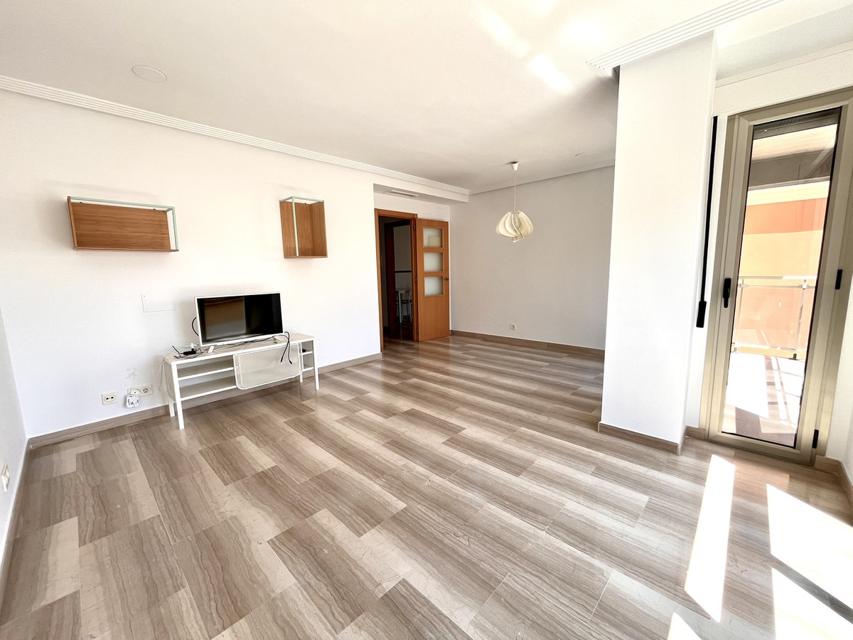 For sale - 4 Bedroom 2 Bathroom Apartment - Middle Floor Apartment in Santa Pola - Santa Pola Centro  - Alicante