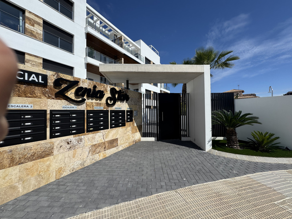 For sale - 2 Bedroom 2 Bathroom Apartment - Penthouse in Orihuela - Playa Flamenca  - Alicante