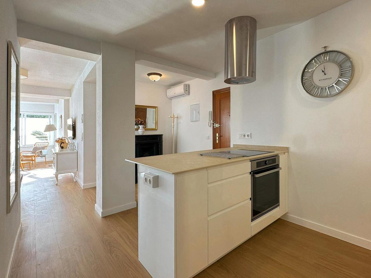For sale - 3 Bedroom 2 Bathroom Apartment - Ground Floor Apartment in Torrevieja - Torrevieja Centro  - Alicante