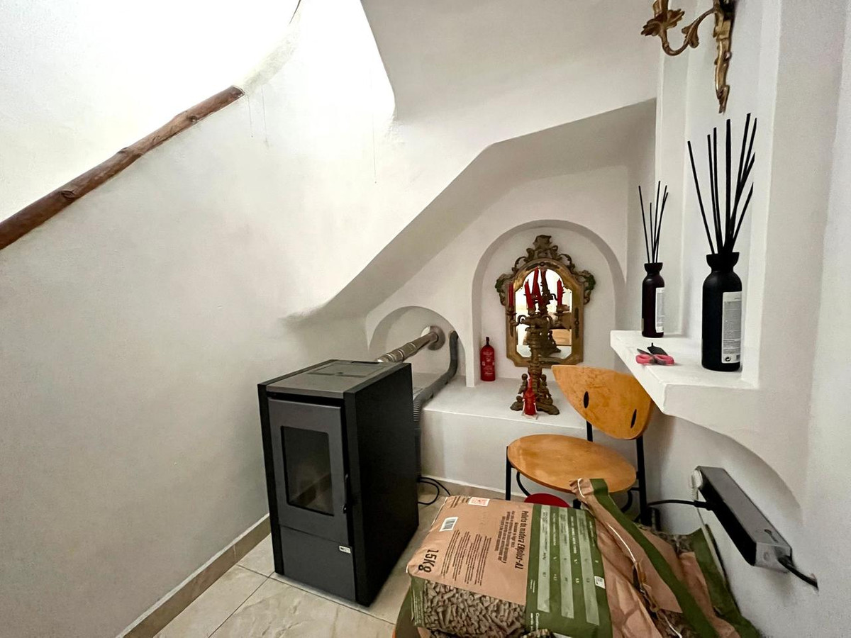 For sale - 4 Bedroom 2 Bathroom House - Detached Villa in Orihuela - Villamartin  - Alicante