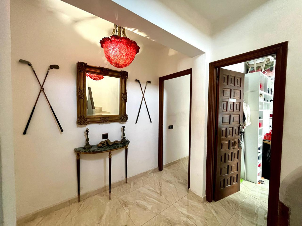 For sale - 4 Bedroom 2 Bathroom House - Detached Villa in Orihuela - Villamartin  - Alicante