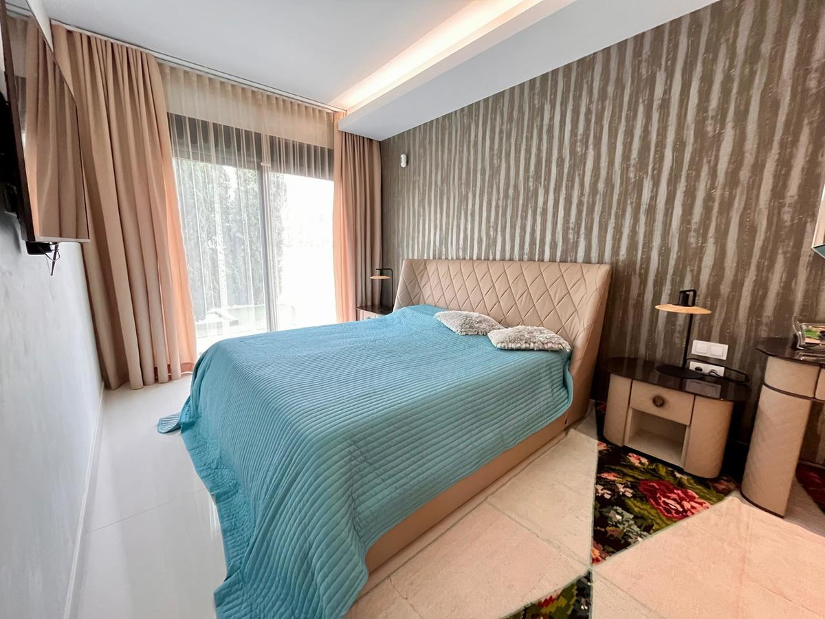 For sale - 4 Bedroom 3 Bathroom Detached Villa in Cabo Roig - Dehesa de Campoamor  - Alicante