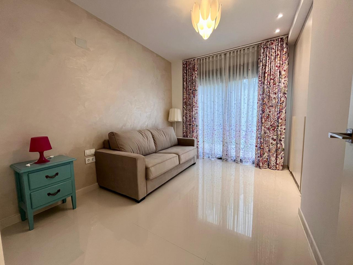 For sale - 4 Bedroom 3 Bathroom Detached Villa in Cabo Roig - Dehesa de Campoamor  - Alicante