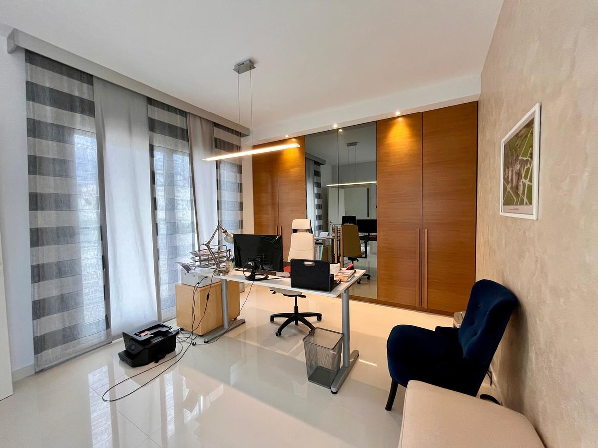 For sale - 4 Bedroom 3 Bathroom Detached Villa in Cabo Roig - Dehesa de Campoamor  - Alicante