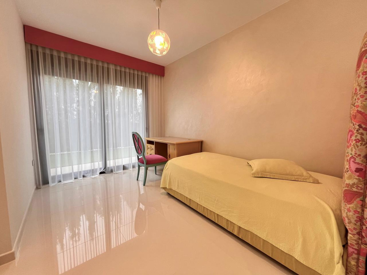 For sale - 4 Bedroom 3 Bathroom Detached Villa in Cabo Roig - Dehesa de Campoamor  - Alicante