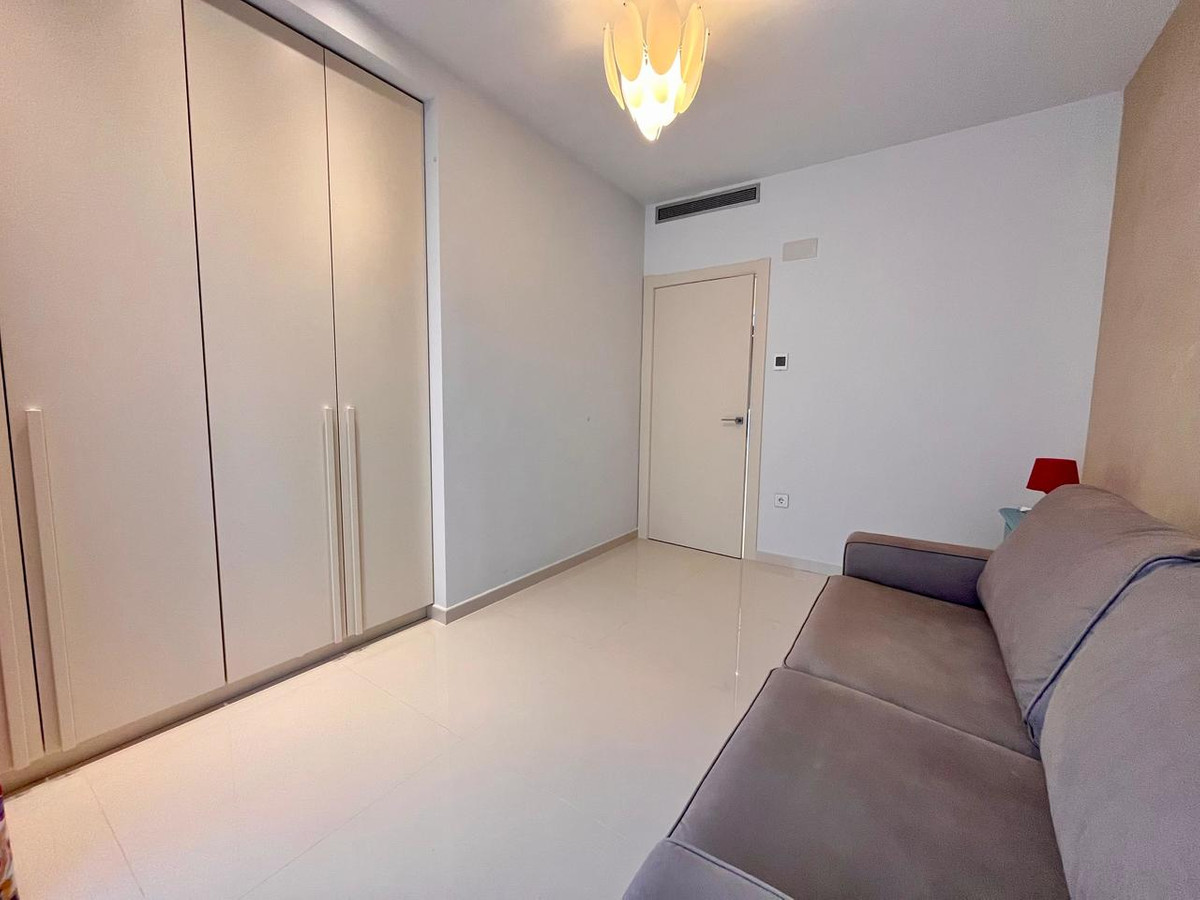 For sale - 4 Bedroom 3 Bathroom Detached Villa in Cabo Roig - Dehesa de Campoamor  - Alicante
