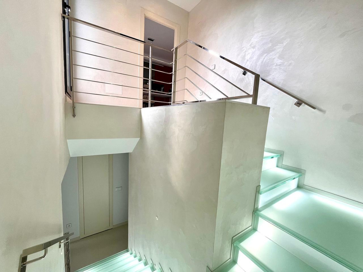 For sale - 4 Bedroom 3 Bathroom Detached Villa in Cabo Roig - Dehesa de Campoamor  - Alicante