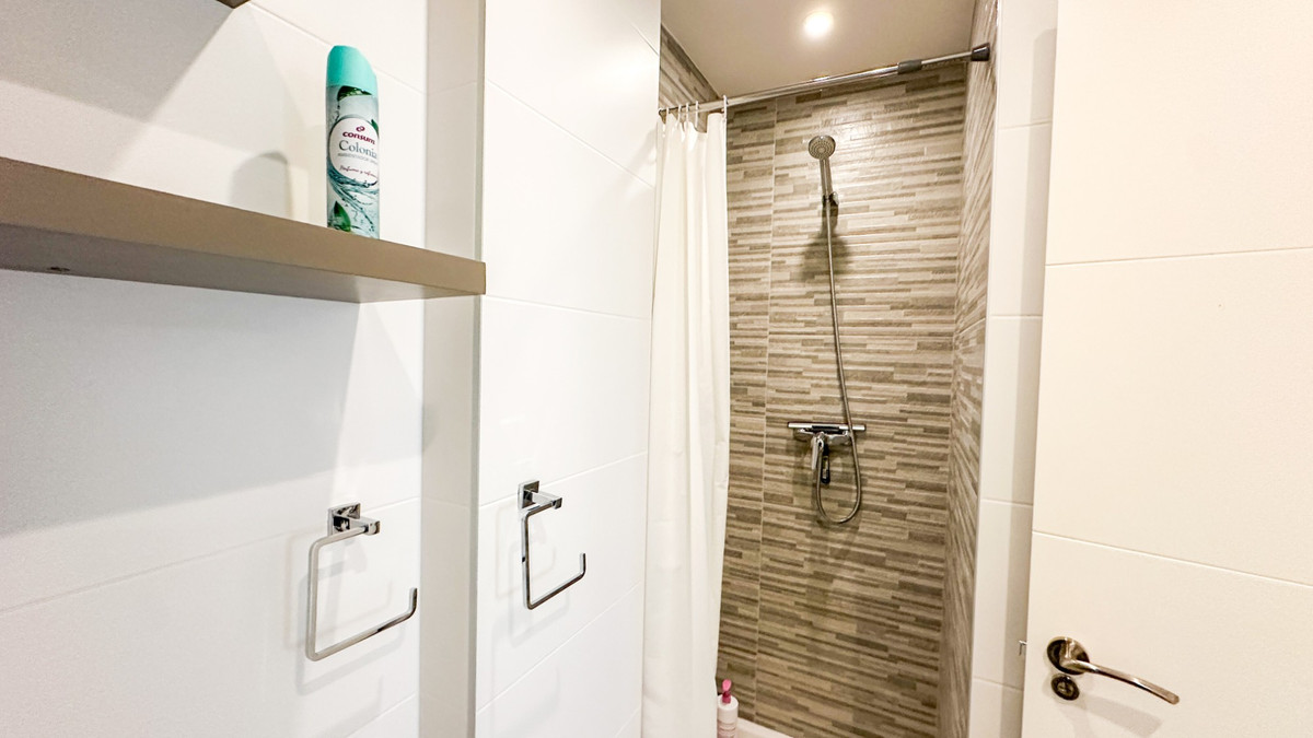 For sale - 2 Bedroom 2 Bathroom Apartment - Ground Floor Apartment in Orihuela - Los Dolses  - Alicante