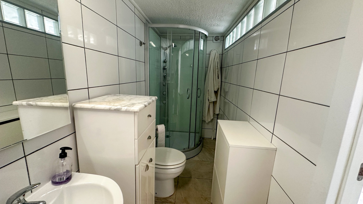 For sale - 2 Bedroom 2 Bathroom House - Townhouse in Torrevieja - Torrevieja Centro  - Alicante