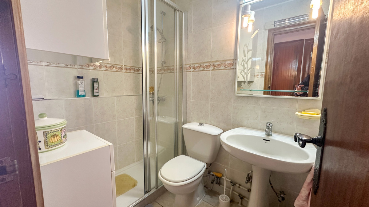 For sale - 2 Bedroom 2 Bathroom House - Townhouse in Torrevieja - Torrevieja Centro  - Alicante