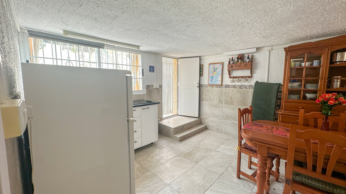 For sale - 2 Bedroom 2 Bathroom House - Townhouse in Torrevieja - Torrevieja Centro  - Alicante