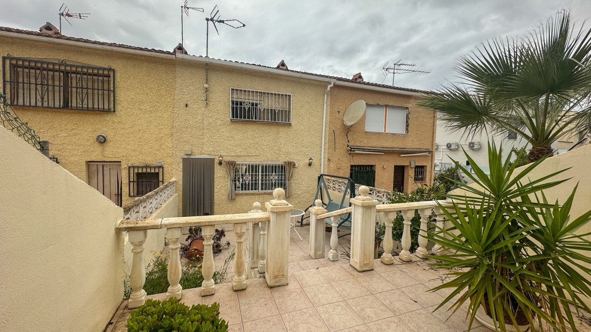 For sale - 2 Bedroom 2 Bathroom House - Townhouse in Torrevieja - Torrevieja Centro  - Alicante