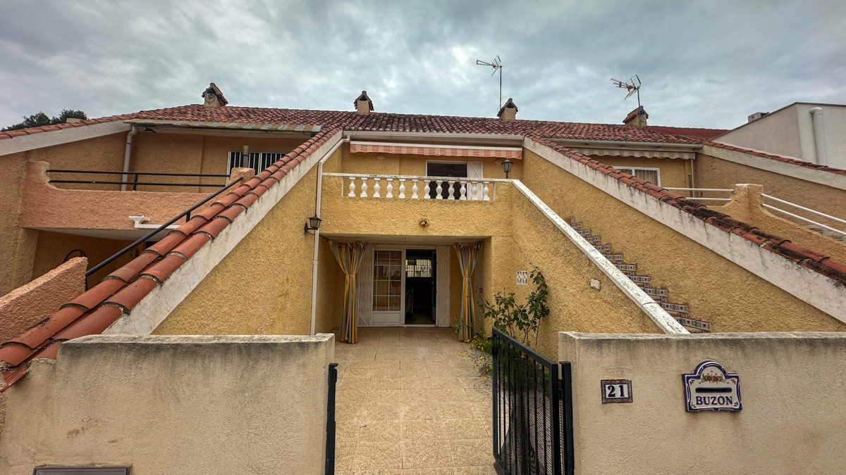 For sale - 2 Bedroom 2 Bathroom House - Townhouse in Torrevieja - Torrevieja Centro  - Alicante