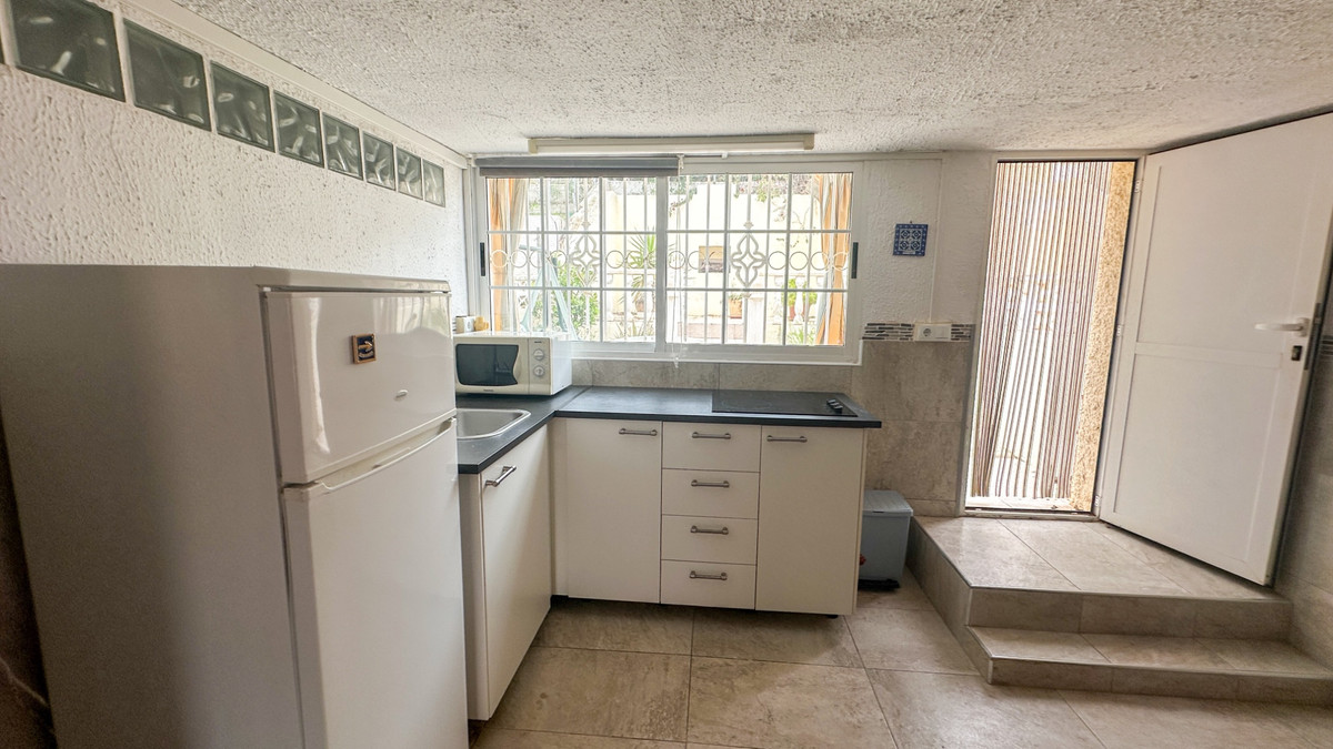 For sale - 2 Bedroom 2 Bathroom House - Townhouse in Torrevieja - Torrevieja Centro  - Alicante