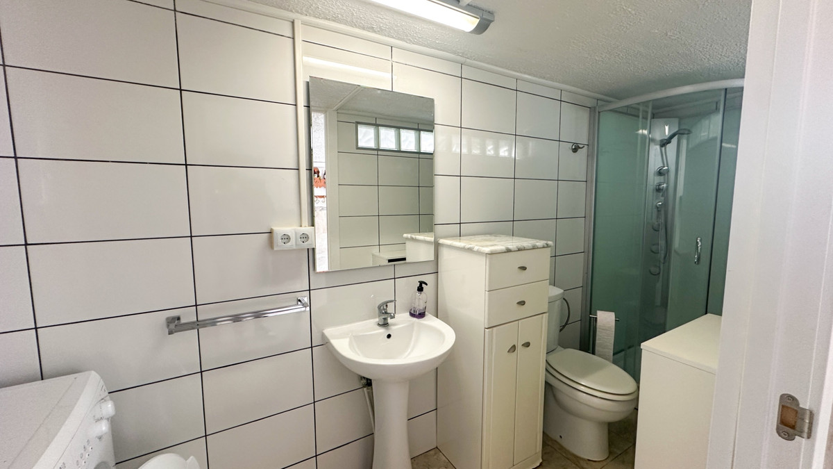 For sale - 2 Bedroom 2 Bathroom House - Townhouse in Torrevieja - Torrevieja Centro  - Alicante