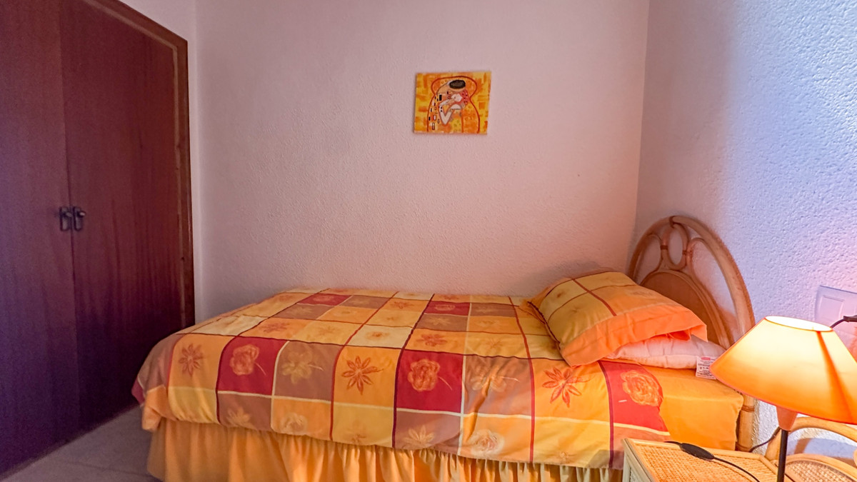 For sale - 2 Bedroom 2 Bathroom House - Townhouse in Torrevieja - Torrevieja Centro  - Alicante