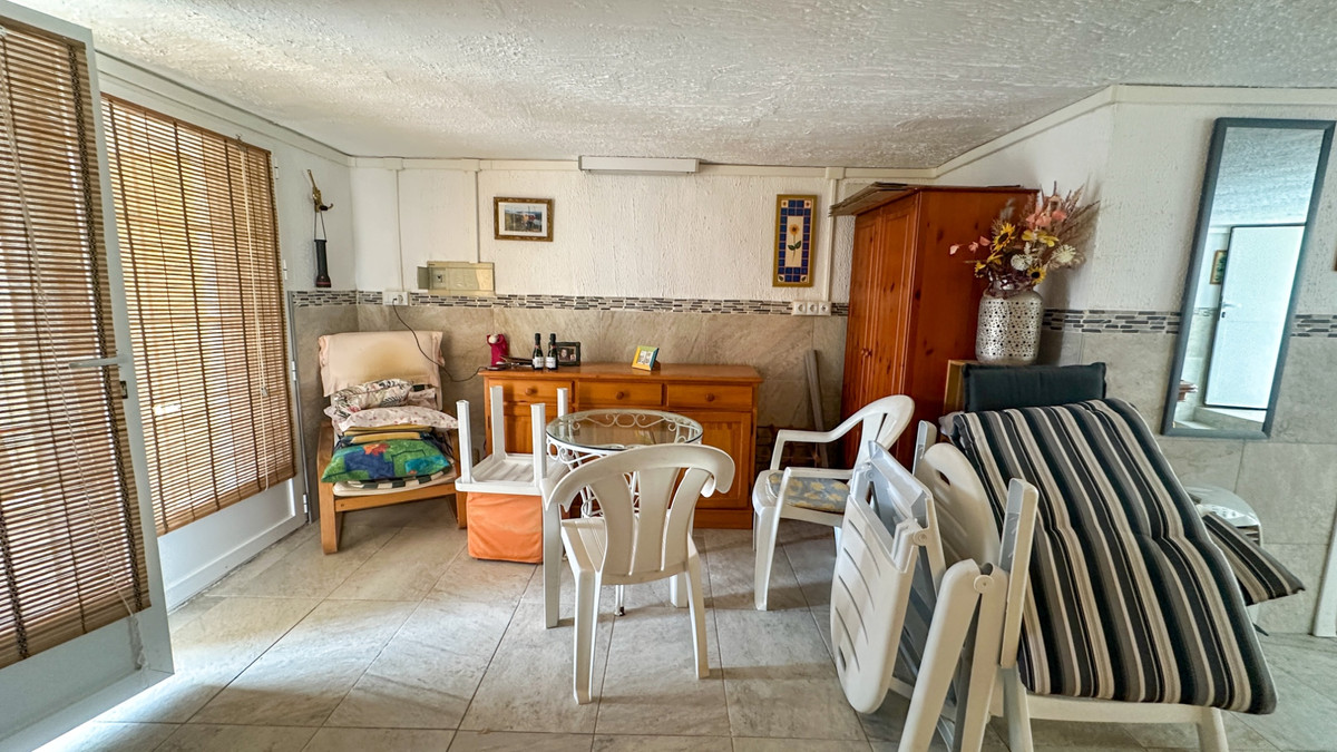 For sale - 2 Bedroom 2 Bathroom House - Townhouse in Torrevieja - Torrevieja Centro  - Alicante