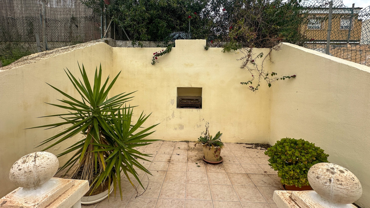 For sale - 2 Bedroom 2 Bathroom House - Townhouse in Torrevieja - Torrevieja Centro  - Alicante