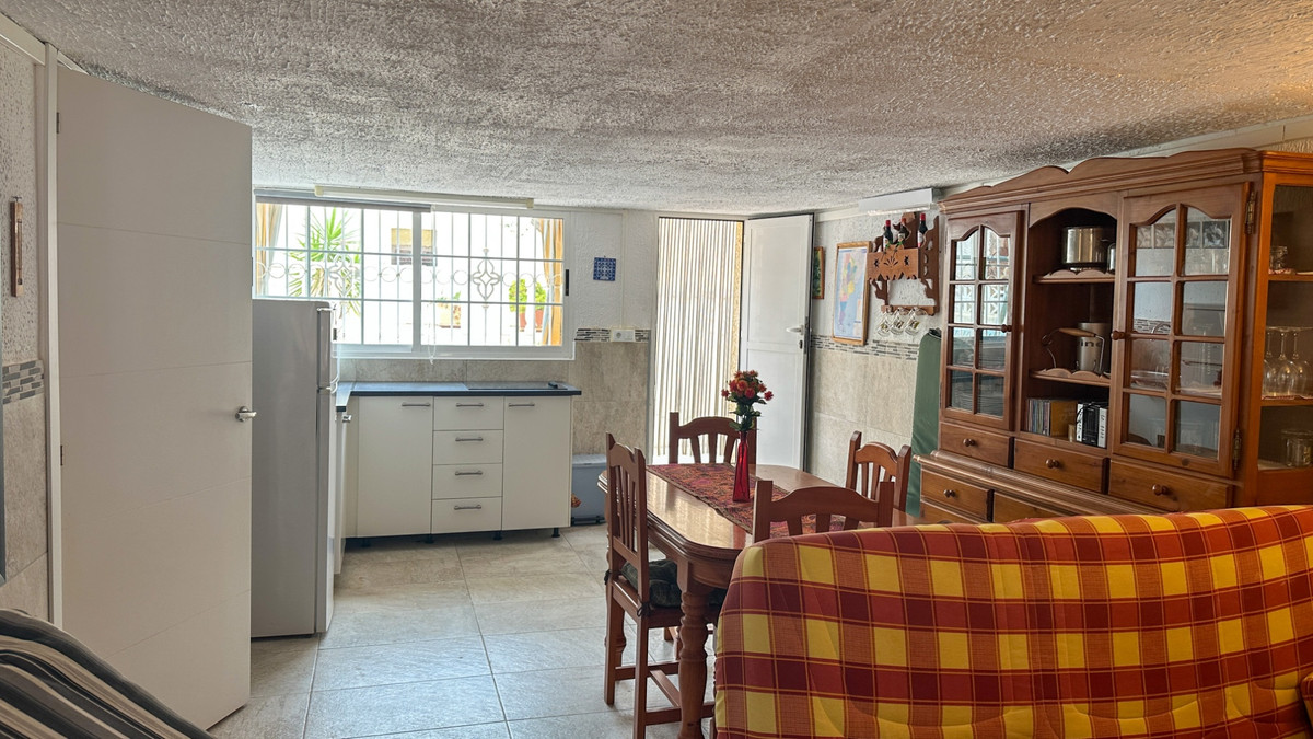 For sale - 2 Bedroom 2 Bathroom House - Townhouse in Torrevieja - Torrevieja Centro  - Alicante